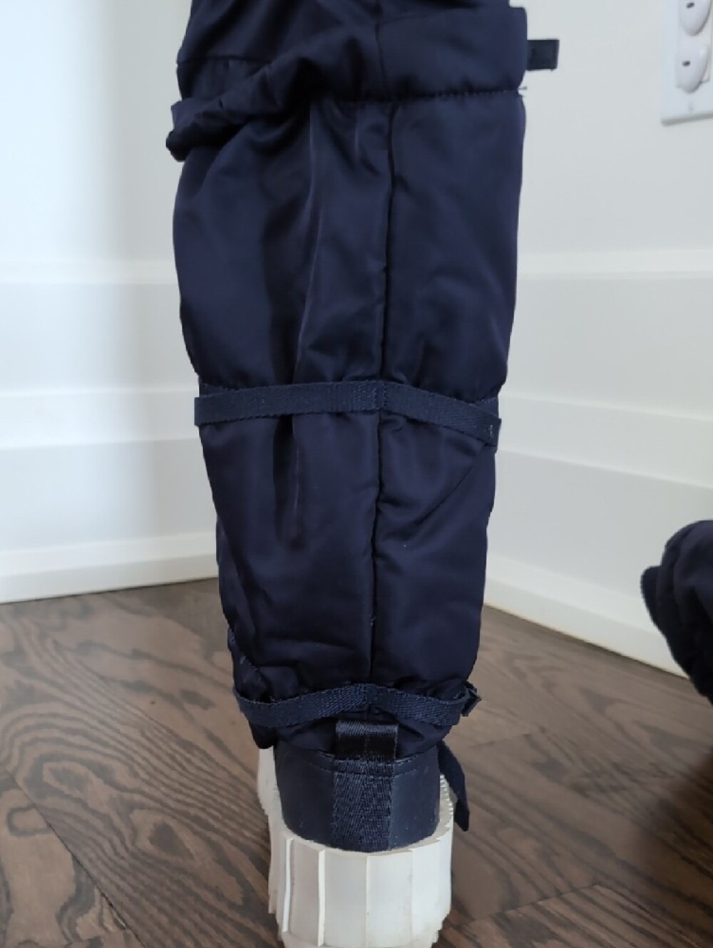 United Nude - Navy Quilted Snow Boots with White Lug Sole - Picture 5 of 7